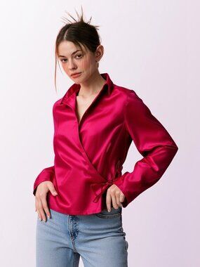 *𝓥𝓲𝓷𝓽𝓪𝓰𝓮 𝐂𝐇𝐑𝐈𝐒𝐓𝐈𝐄 & 𝐉𝐈𝐋𝐋 Women's Wrap Satin Blouse (Size L)🔴